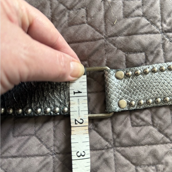 Metallic leather belt - Picture 5 of 5